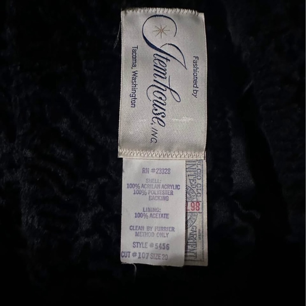 Chic Black Textured Teddy Jacket - image 4